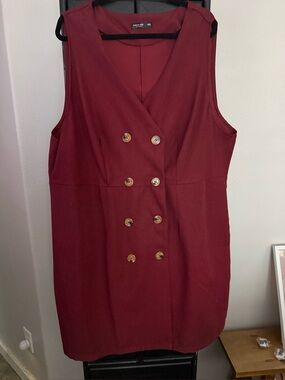 Sleeveless Double-Breasted Shift Dress - Wine